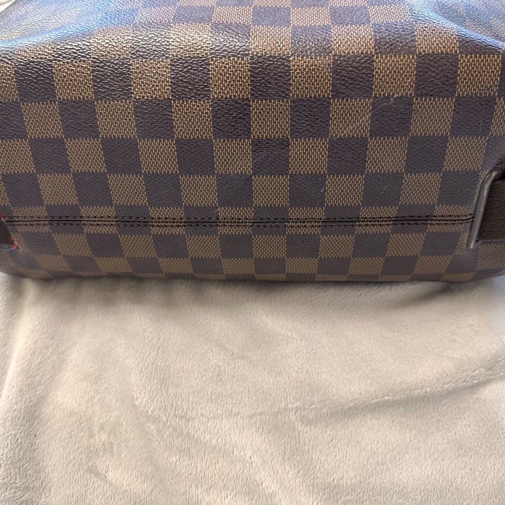 Louis Vuitton Bag - Picture 5 of 11